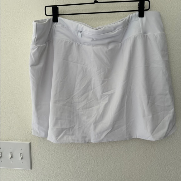 Fabletics White Tennis Set - Picture 6 of 6